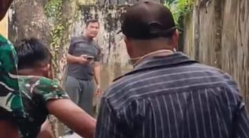 Kepanikan Warnai Smansa Simpang Kiri, Api Sudah Mengenai Resplang dan Seng RKB, Damkar dan TNI Turun Tangan